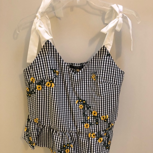 Gingham tie sleeve tank - Picture 2 of 5